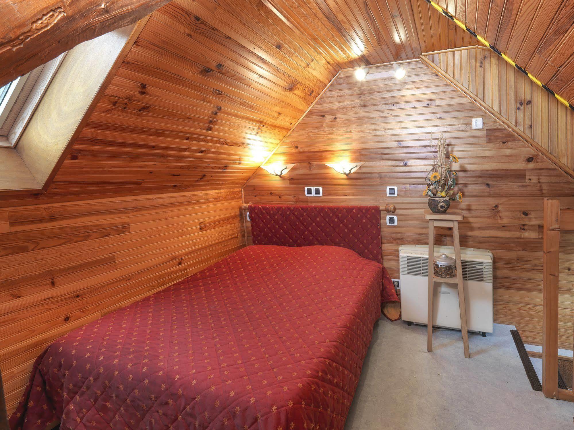 Auberge De L'Isard Saint-Denis  Luaran gambar